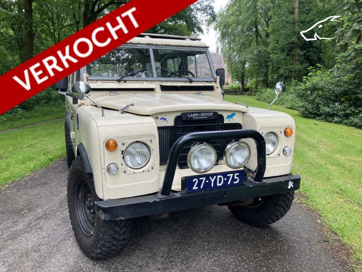 Land Rover 109 Santana